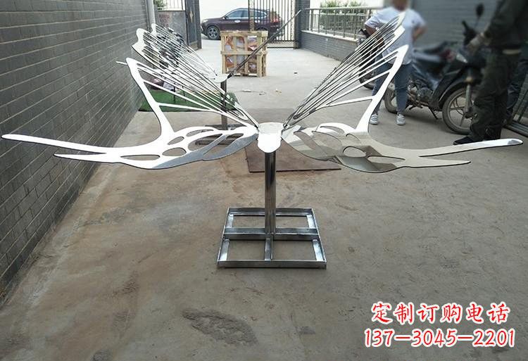 泰安非凡之美不锈钢公园的蝴蝶雕塑
