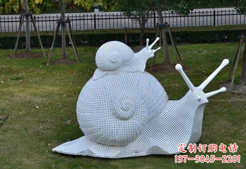 泰安不锈钢公园的“母子蜗牛”雕塑