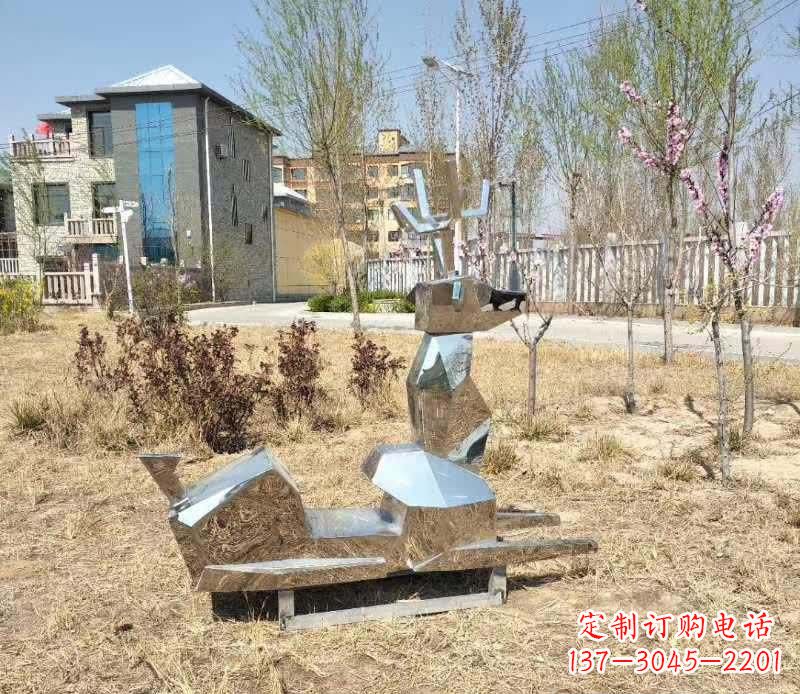 泰安不锈钢公园小鹿雕塑给公园带来温馨气息