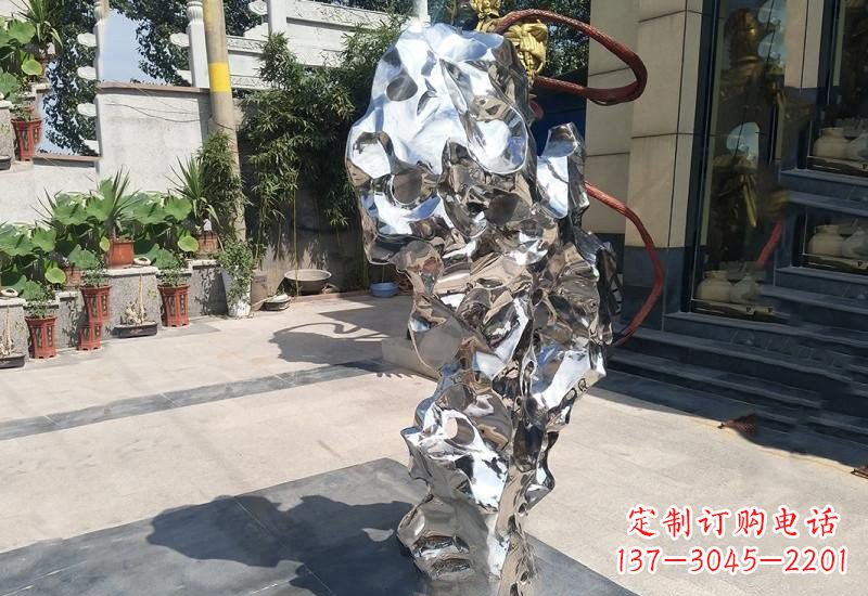 泰安太湖石雕塑传承中华文化精髓