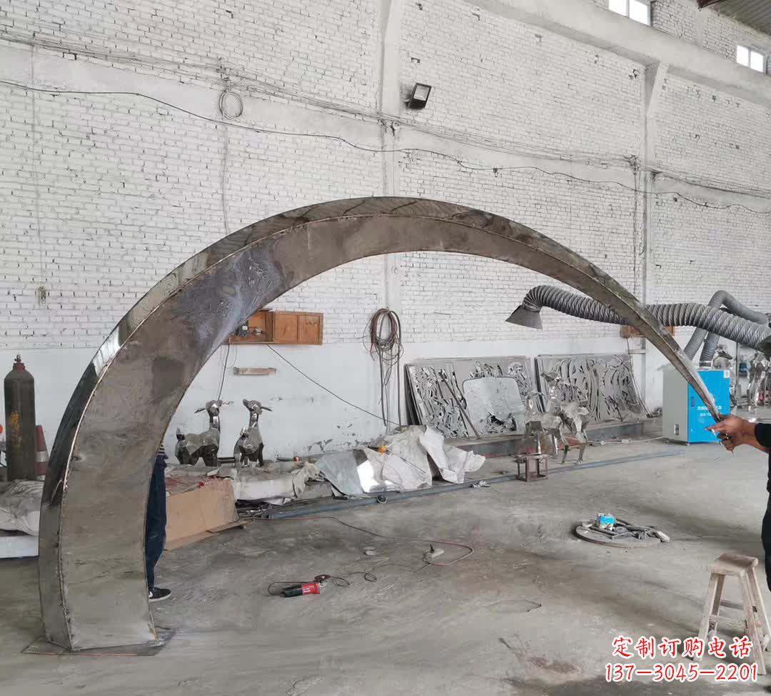 泰安不锈钢拱门半圆雕塑