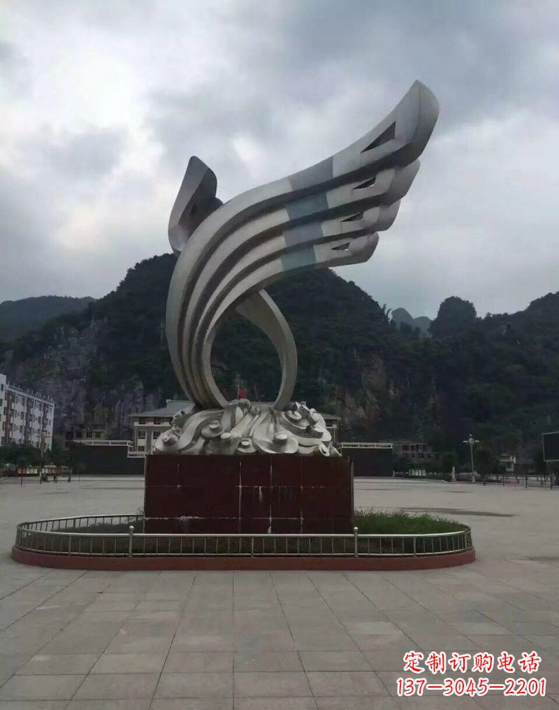 泰安翅膀雕塑——环绕不锈钢广场的精美艺术品