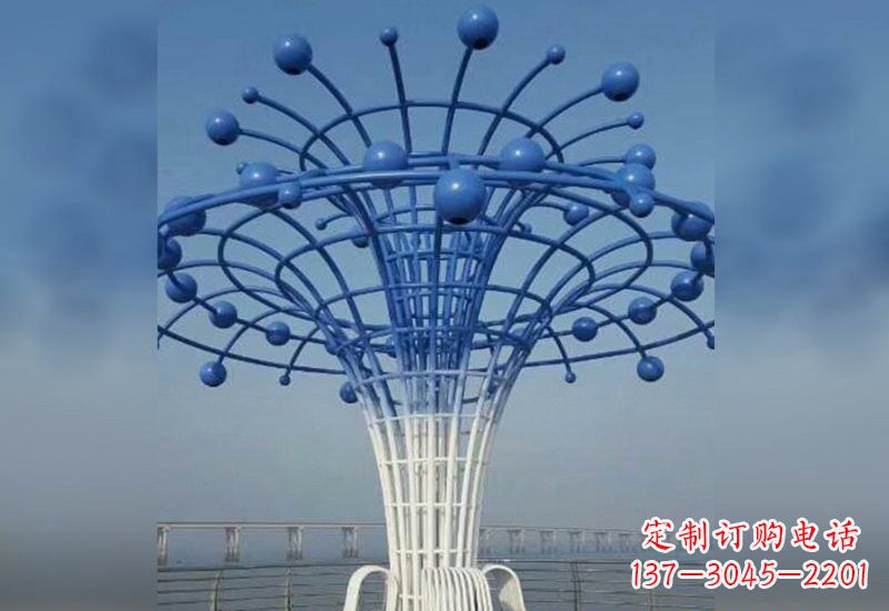 泰安不锈钢广场上的喷泉雕塑