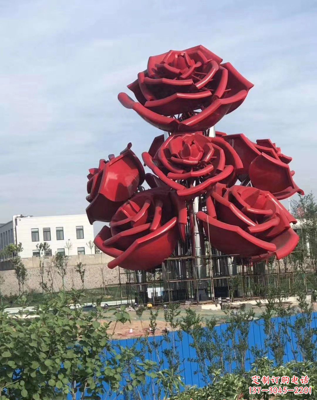 泰安不锈钢玫瑰雕塑象征爱与美