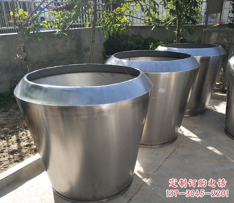 泰安不锈钢花盆雕塑给你的家园增添一份独特的美