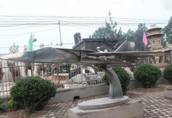 泰安不锈钢飞机雕塑——一种象征着力量与和平的艺术品