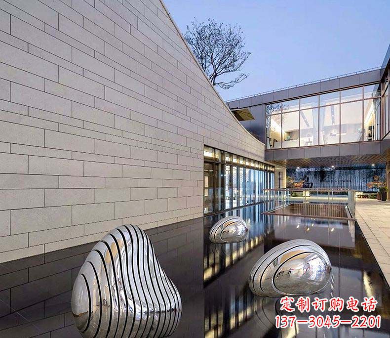 泰安精美不锈钢假山雕塑