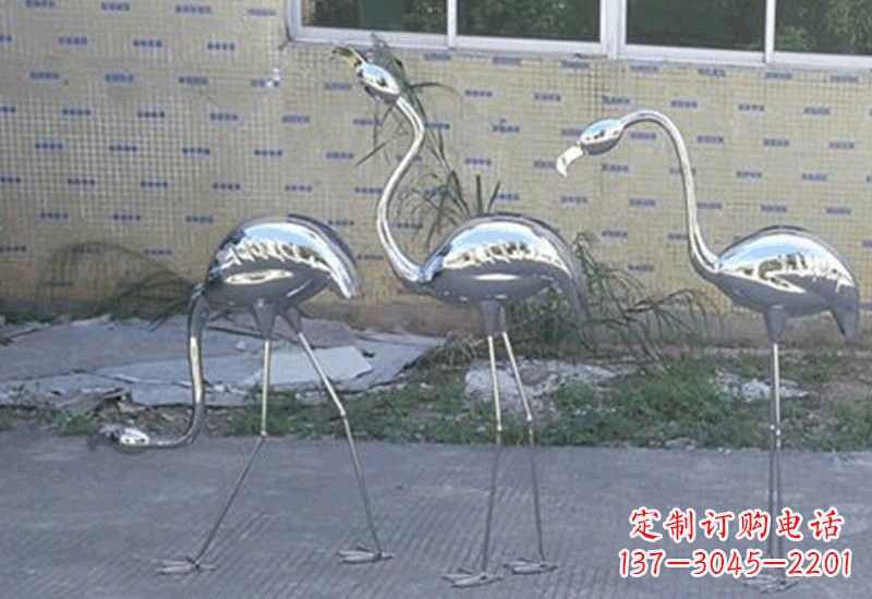 泰安不锈钢火烈鸟雕塑给人以美好的视觉享受