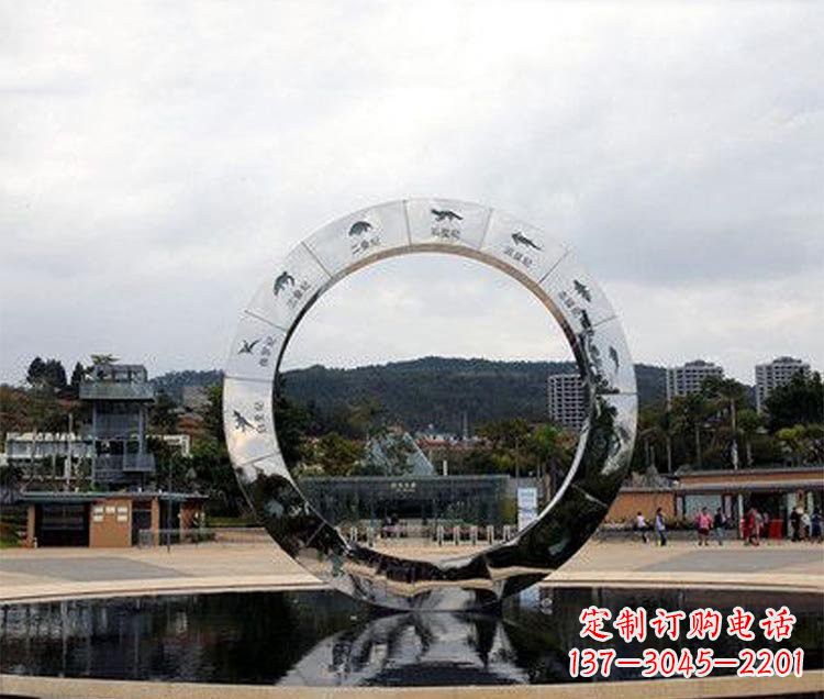泰安恐龙圆环雕塑让恐龙永久存在