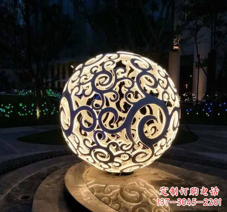泰安不锈钢镂空球喷泉雕塑艺术性的水景装饰