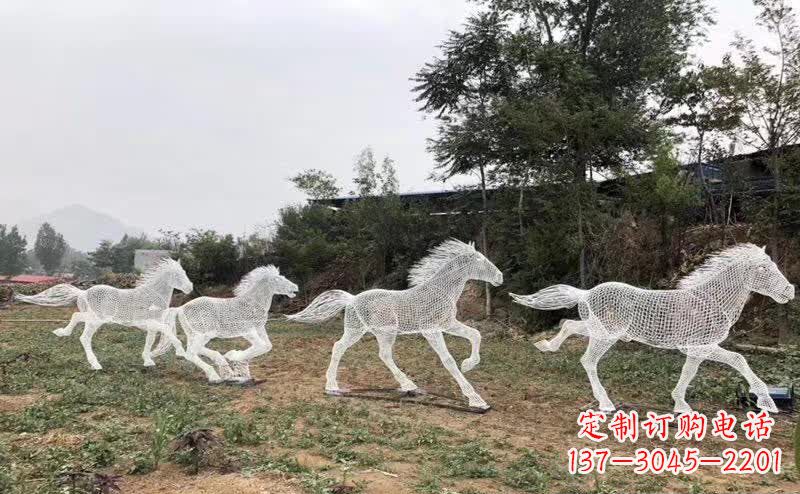 泰安不锈钢马雕塑勇往直前