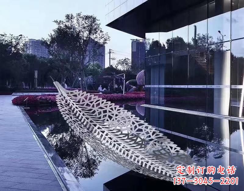 泰安不锈钢镂空树叶雕塑——精致美观的艺术精品