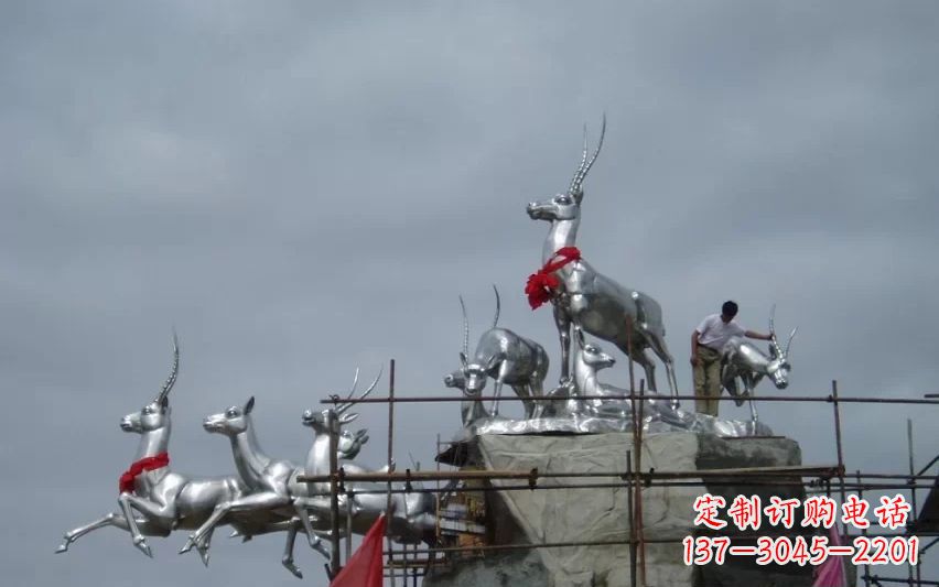 泰安不锈钢动物雕塑——美丽宁静的自然之美