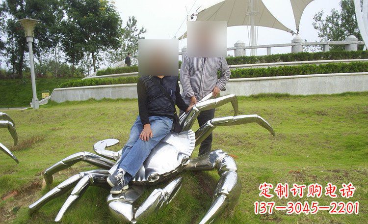 泰安不锈钢螃蟹雕塑艺术美化公园环境