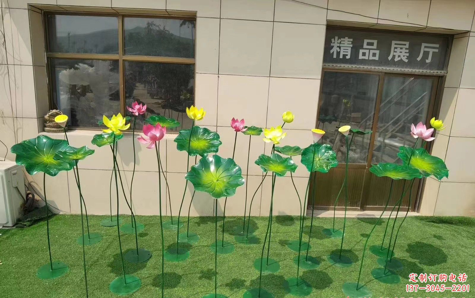 泰安不锈钢荷花雕塑给景观增添美感