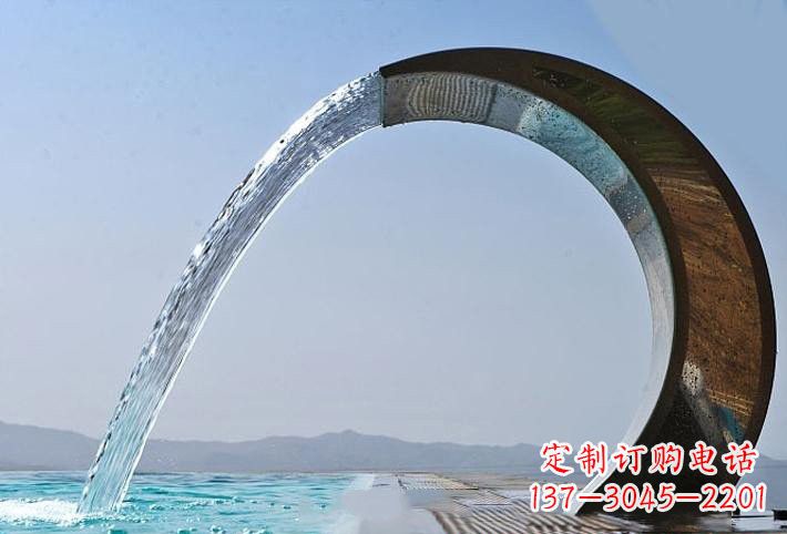 泰安精美不锈钢喷水圆环雕塑