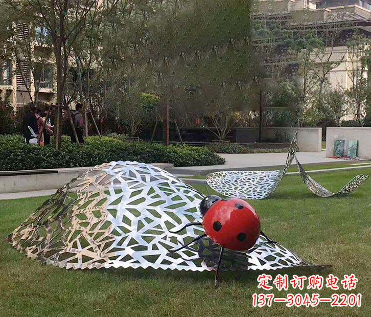 泰安不锈钢瓢虫雕塑令人惊叹的艺术之美