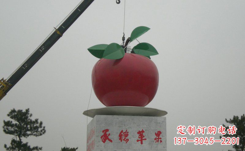 泰安精致不锈钢苹果雕塑