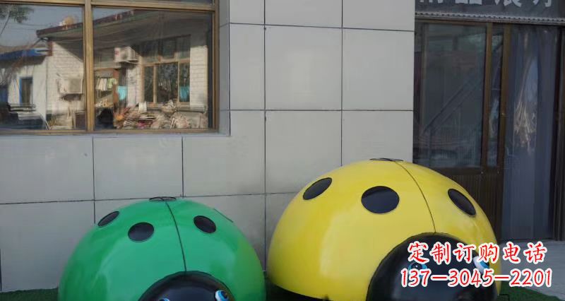 泰安不锈钢瓢虫雕塑精致而富有艺术感