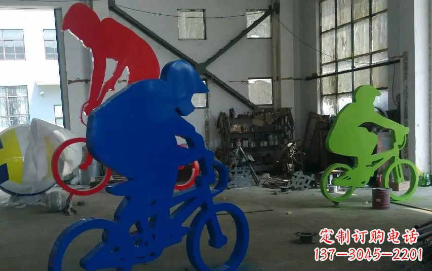 泰安不锈钢骑自行车的运动雕塑
