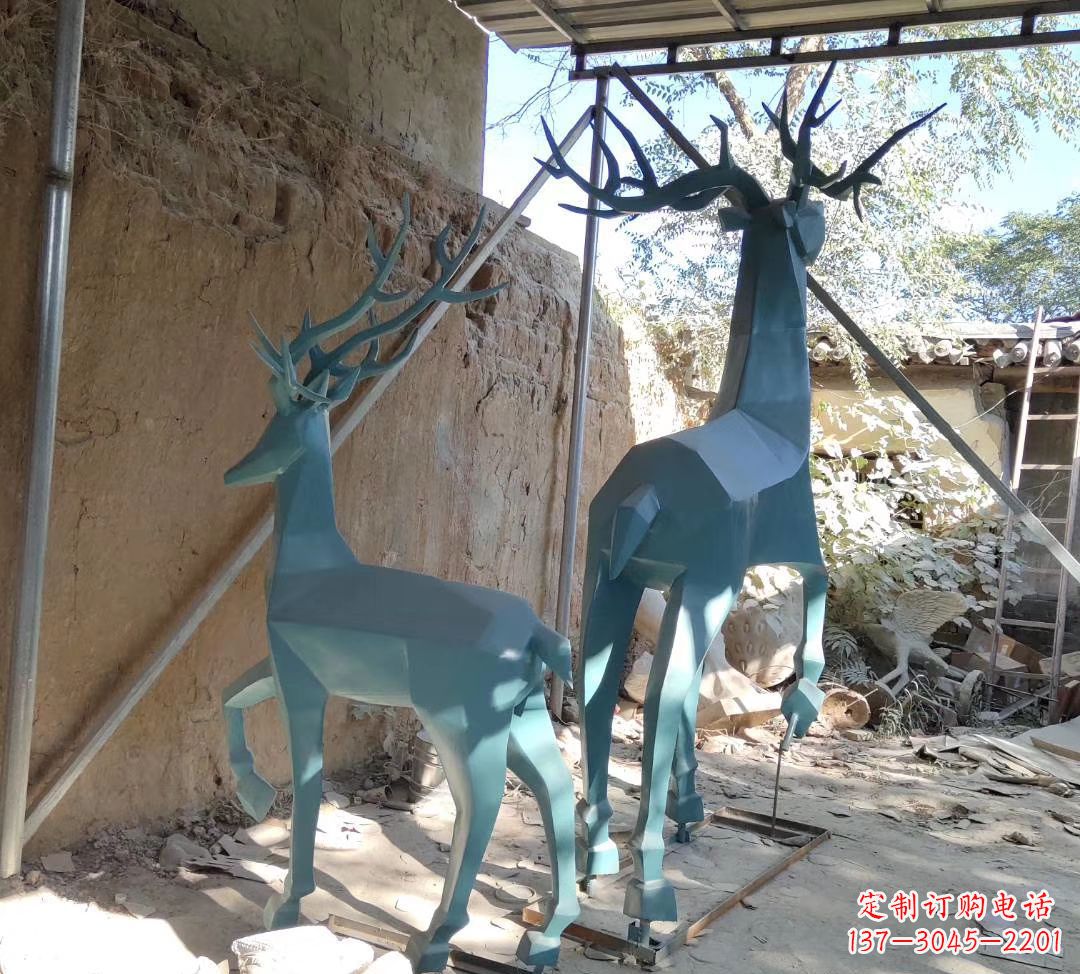泰安不锈钢切面景观鹿雕塑——给景观增添优雅