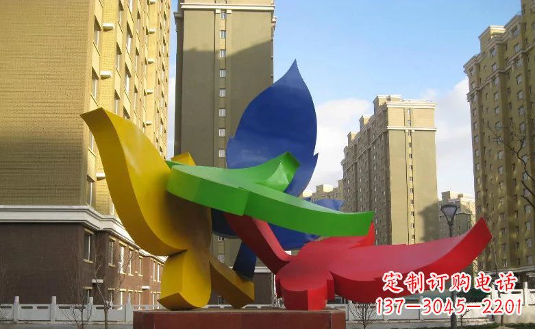 泰安不锈钢树叶景观雕塑美丽而精致