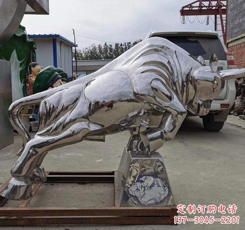 泰安不锈钢拓荒牛雕塑象征勇敢和拼搏