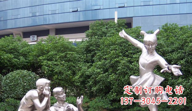 泰安不锈钢制作的儿童踢毽子雕塑