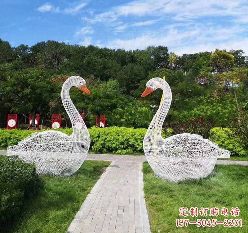 泰安不锈钢天鹅雕塑——象征着爱与和平