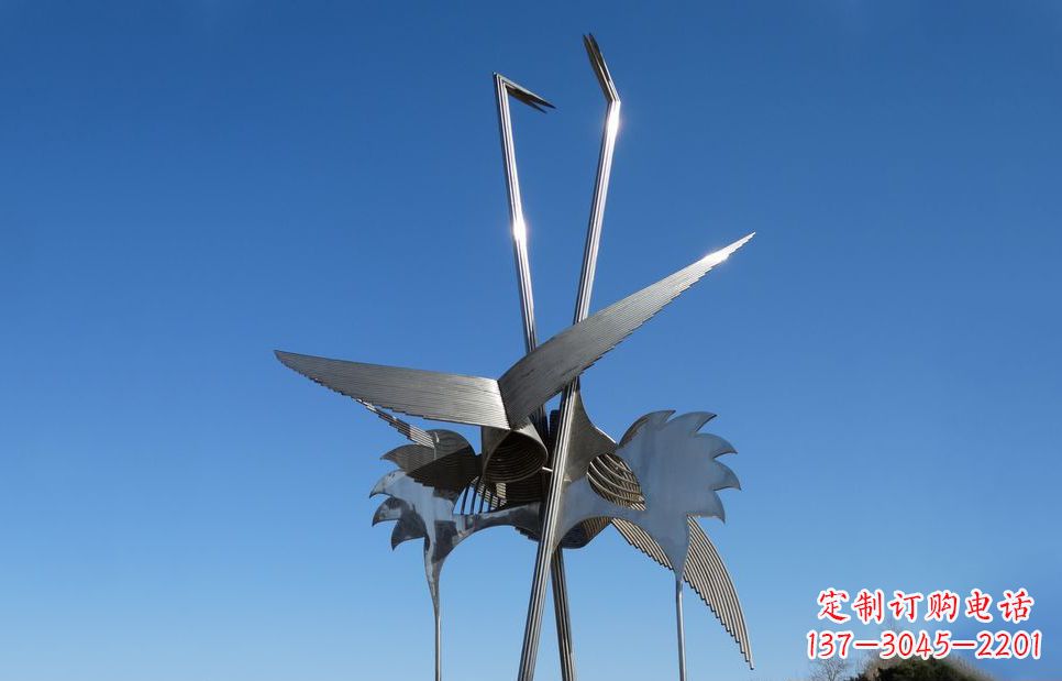 泰安不锈钢鸵鸟雕塑精美外形、传神表现
