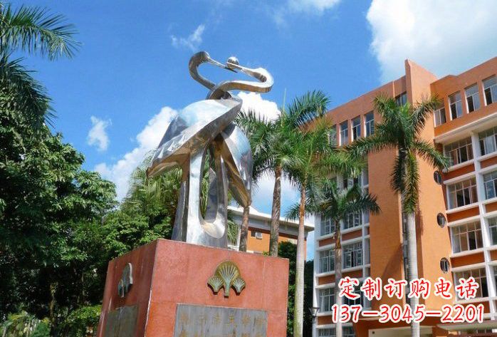 泰安不锈钢仙鹤雕塑美丽而神秘