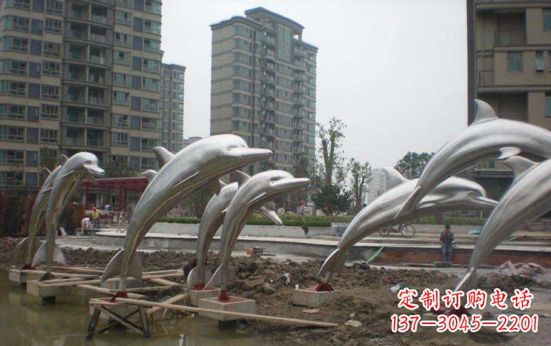 泰安海豚雕塑——欣赏不锈钢小区的精美绝伦