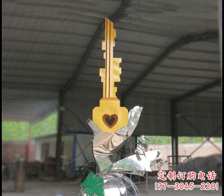 泰安不锈钢校园手提钥匙雕塑