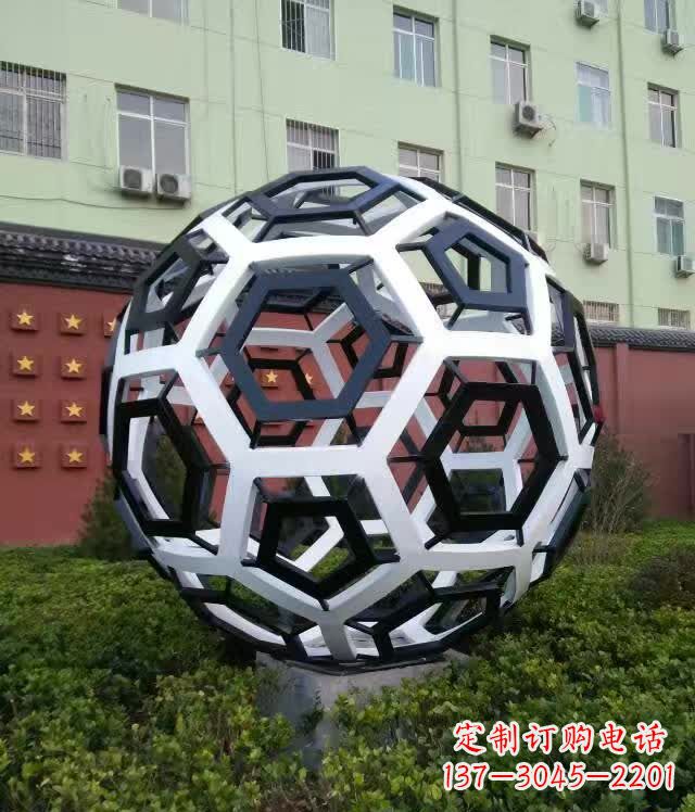 泰安不锈钢足球雕塑缔造校园新风貌