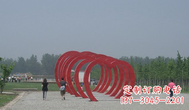 泰安不锈钢心形拱门雕塑美丽而神圣