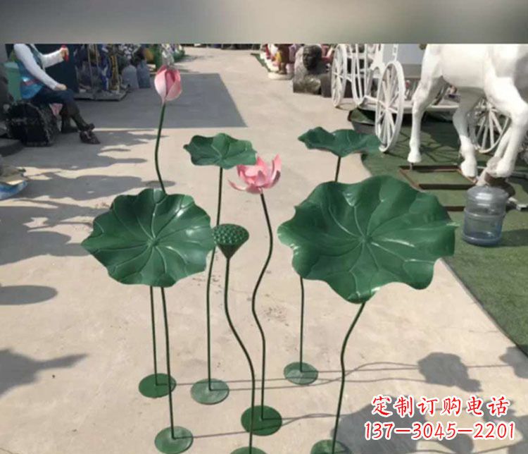 泰安不锈钢荷花雕塑象征着美丽的永恒