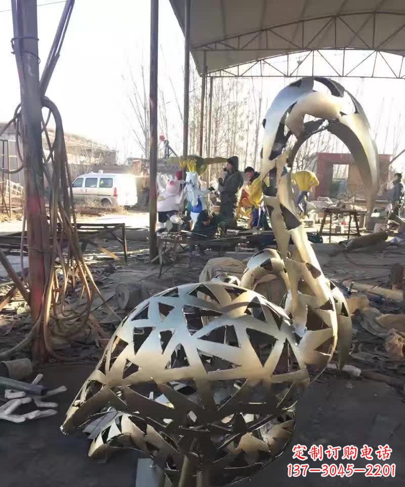 泰安不锈钢天鹅雕塑象征着幸福的美好