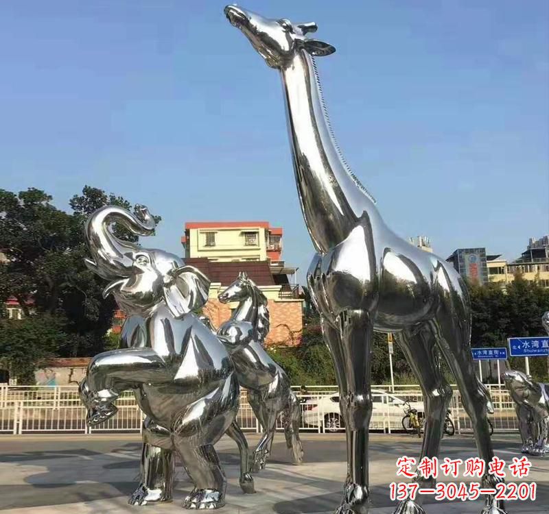 泰安长颈鹿雕塑精美而优雅