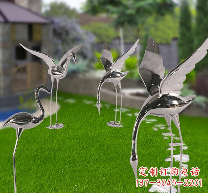 泰安不锈钢园林展翅仙鹤雕塑给人们带来神秘的艺术之美