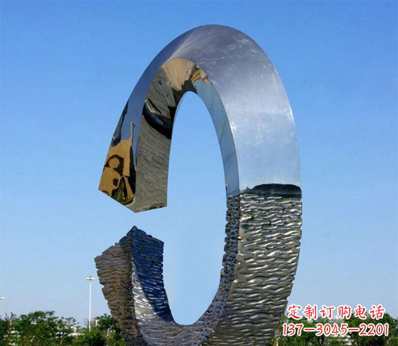 泰安环绕着美好的景观雕塑