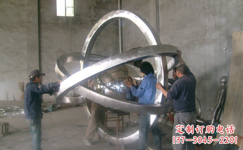 泰安不锈钢圆环雕塑——艺术之美