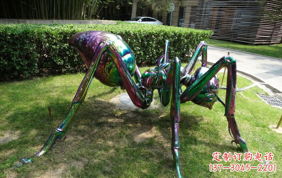 泰安蜘蛛侠传递英雄激情的不锈钢雕塑