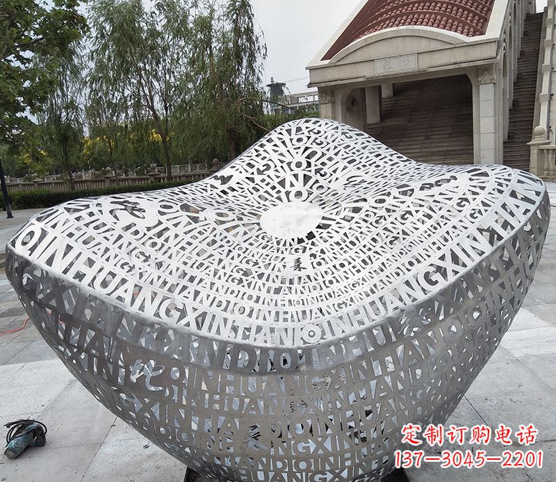 泰安不锈钢字母元宝雕塑精美艺术精品