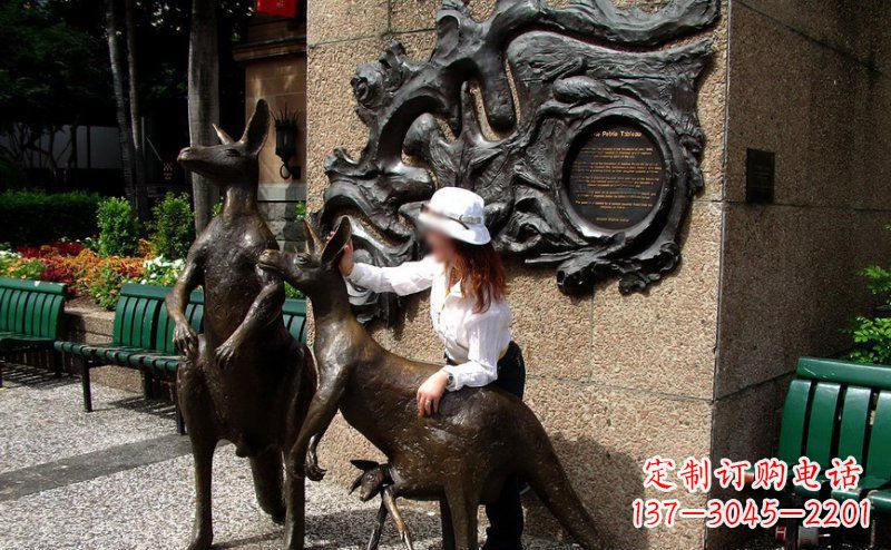 泰安步行街袋鼠景观铜雕