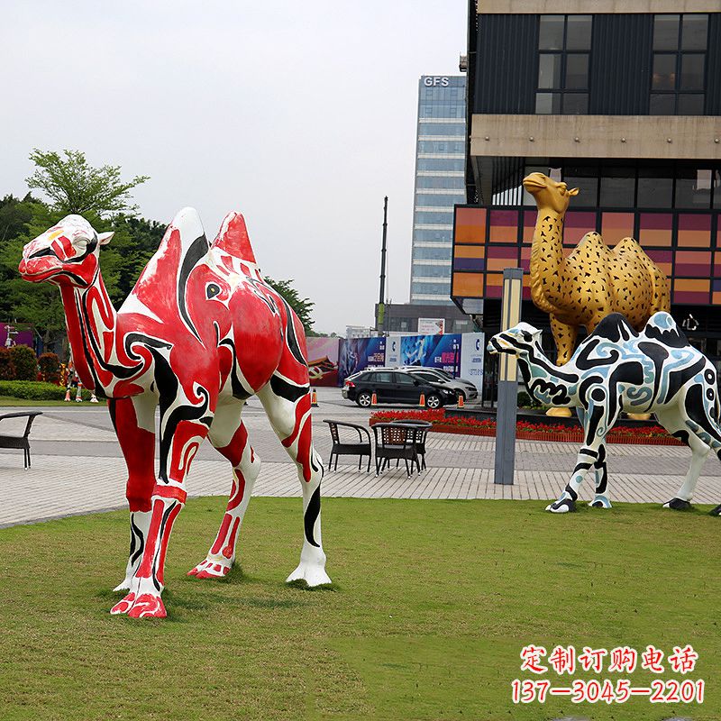泰安彩绘骆驼不锈钢雕塑-城市园林动物景观雕塑摆件