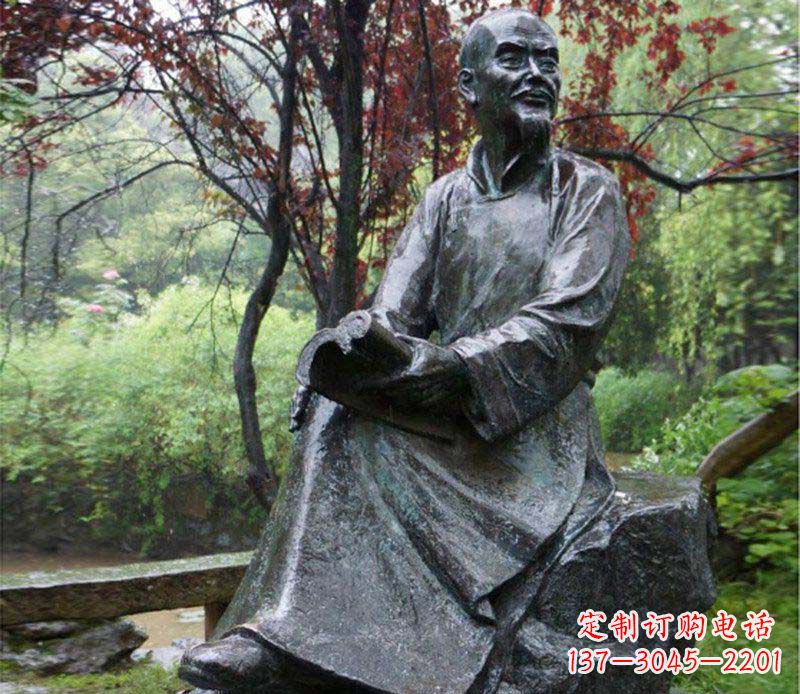 泰安纪念古代名人的雕塑