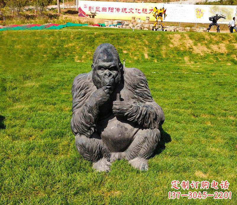 泰安猩猩雕塑——草坪猩猩公园的艺术精品