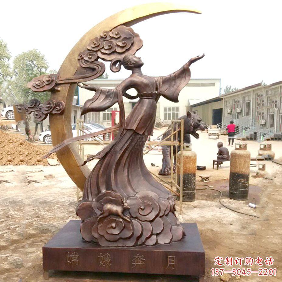 泰安绚丽嫦娥-神话中的上古美女雕像