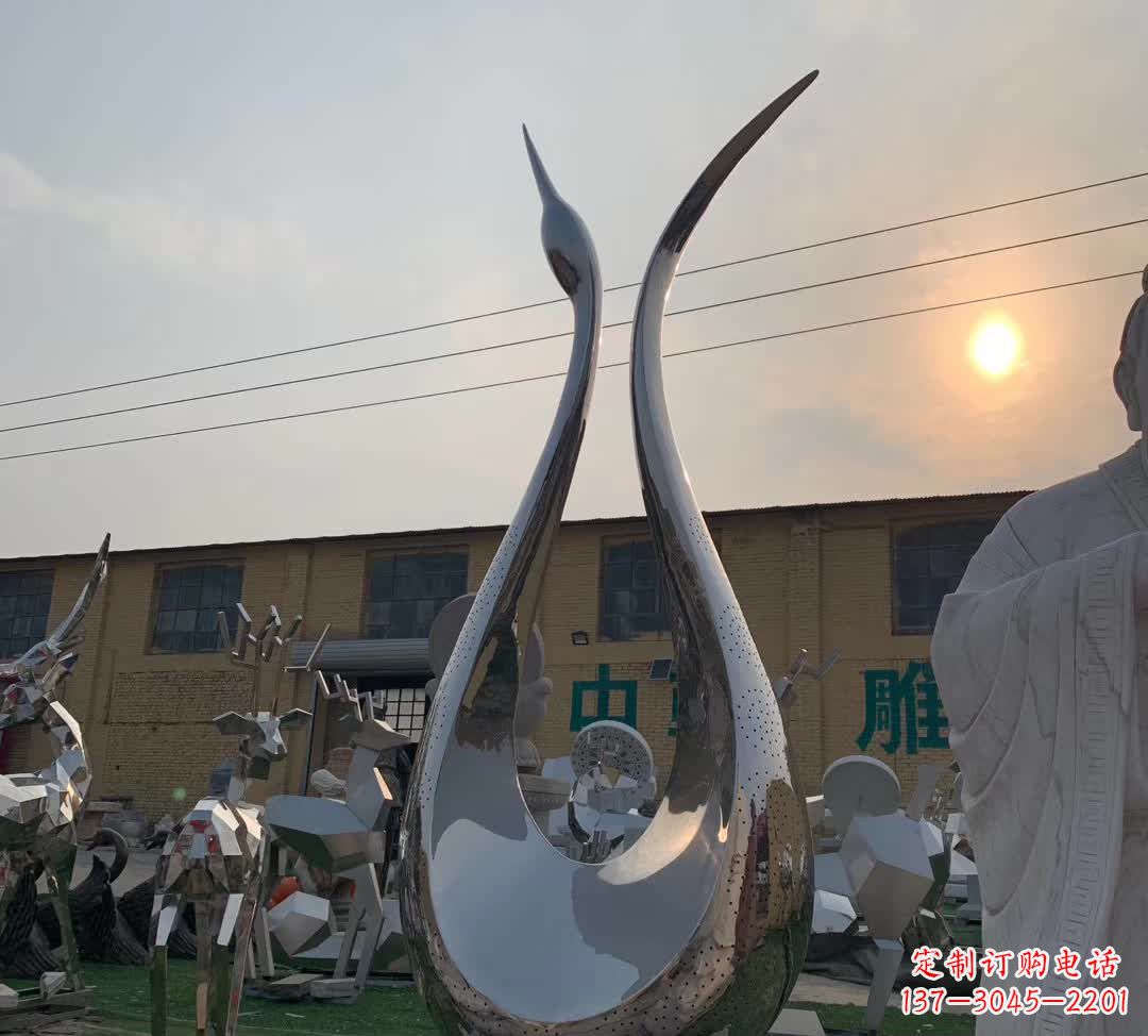 泰安雕塑镜面天鹅