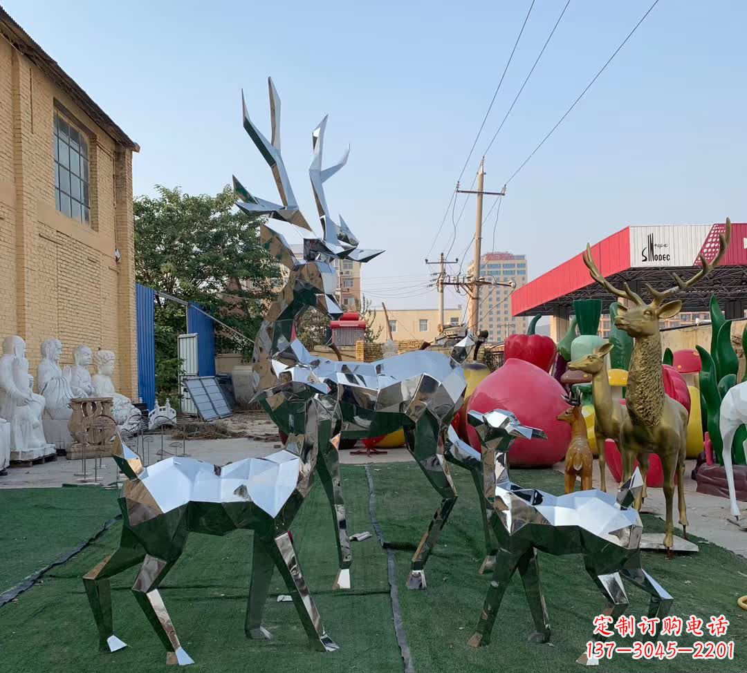 泰安梅花鹿雕塑一种独特的城市装饰